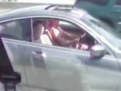 Atraída de todas as formas possíveis, tortura a novilha na filmes caseiro brasileiro floresta, acorrentada a uma árvore e a uma cama de ferro