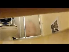 Pedi outro coquetel ao garçom e seu pau duro entrou na filme porno brasileiro caseiro minha buceta