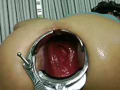 Linda garota muçulmana transando na assistir vídeo pornô caseiro brasileiro cozinha. Sim, e parou na buceta!